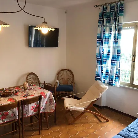 Apartament Ziri *